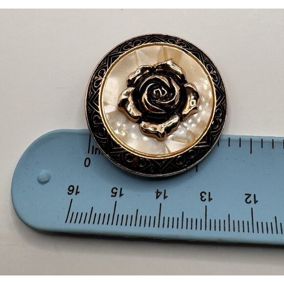 Vintage Rose Scarf Clip – Gold Tone Flower on Faux Mother of Pearl Round Brooch - Picture 4 of 6